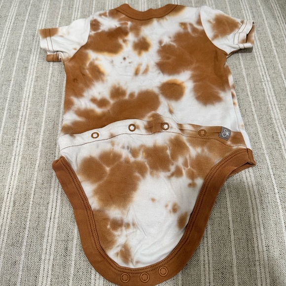 Goumi Short Sleeve Bodysuit | Sienna - Picture 3 of 5